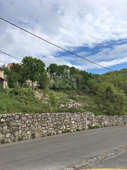 Kastav - vendita di terreni edificabili per una casa familiare