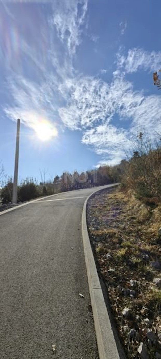 Oprić - vendita di terreno edificabile con vista sul Quarnero