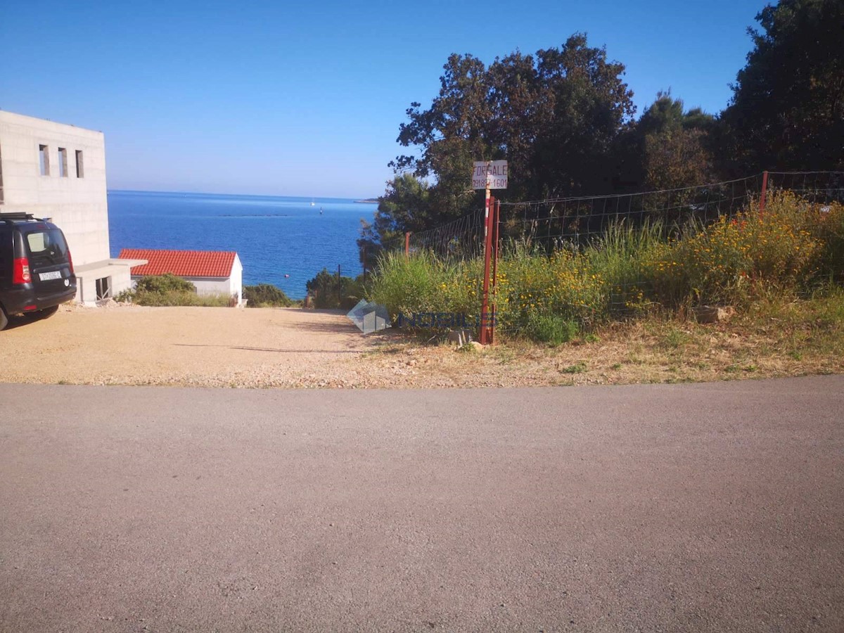 Terreno edificabile Milna, Vis, 1.086m2