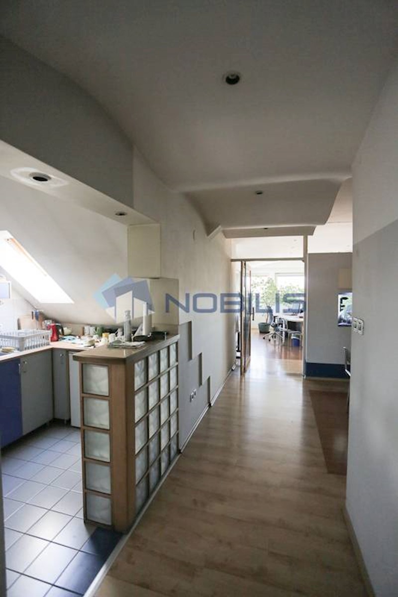 Commerciale Donji grad, Donji Grad, 250m2