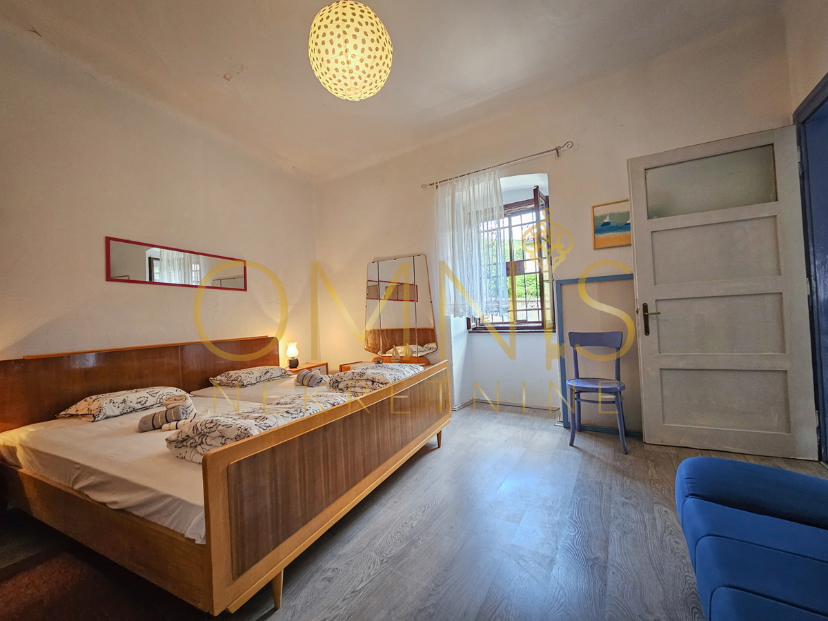 Bakar, casa con terreno!