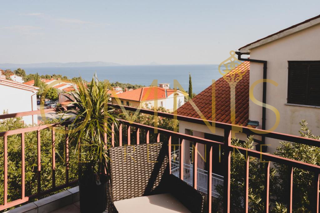 Istra, Rabac - appartamento di 44 m2, vista mare, in vendita!