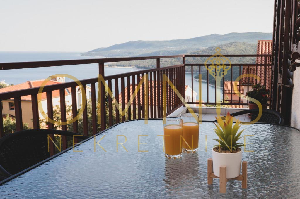 Istra, Rabac - appartamento di 44 m2, vista mare, in vendita!