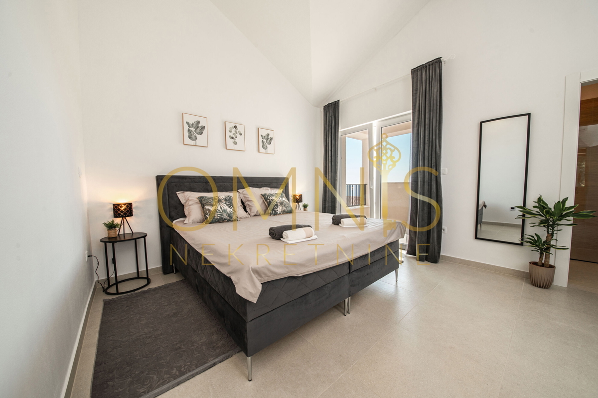 Pag, Jakišnica, Villa per le vacanze, 180m2, 80m dal mare, vendita!