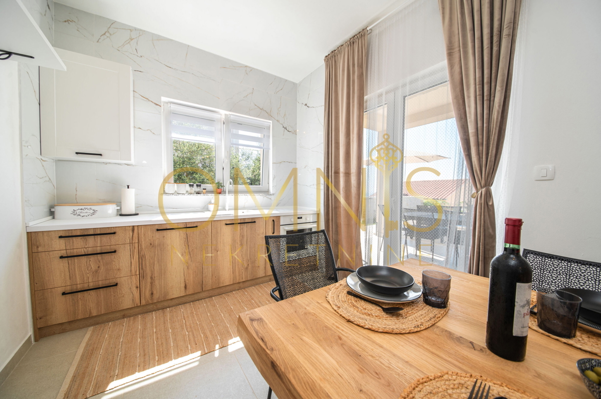 Pag, Jakišnica, Villa per le vacanze, 180m2, 80m dal mare, vendita!