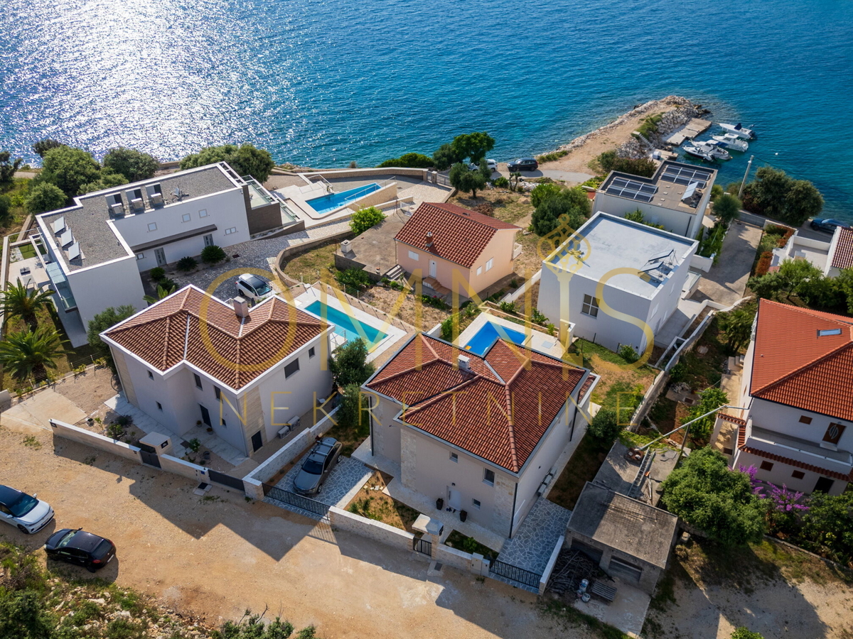 Pag, Jakišnica, Villa per le vacanze, 180m2, 80m dal mare, vendita!