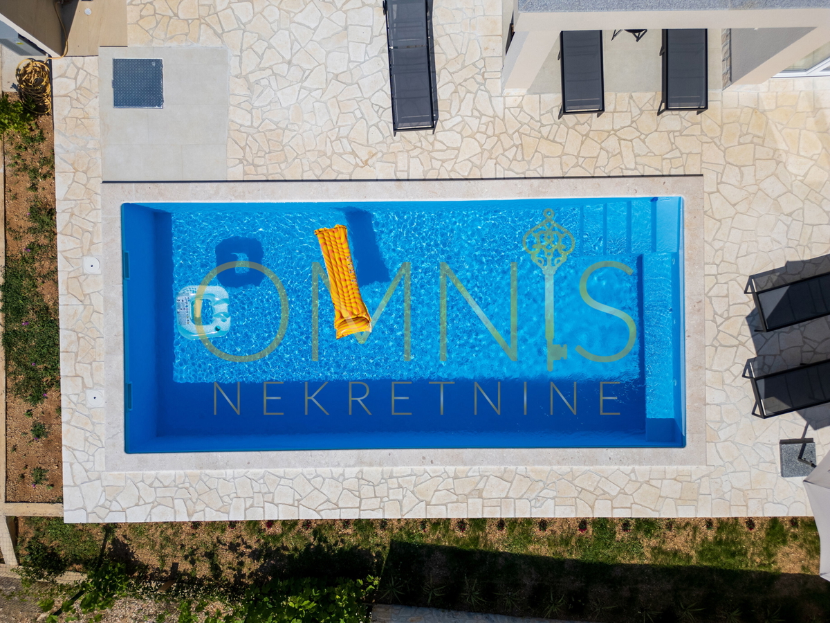 Pag, Jakišnica, Villa per le vacanze, 180m2, 80m dal mare, vendita!