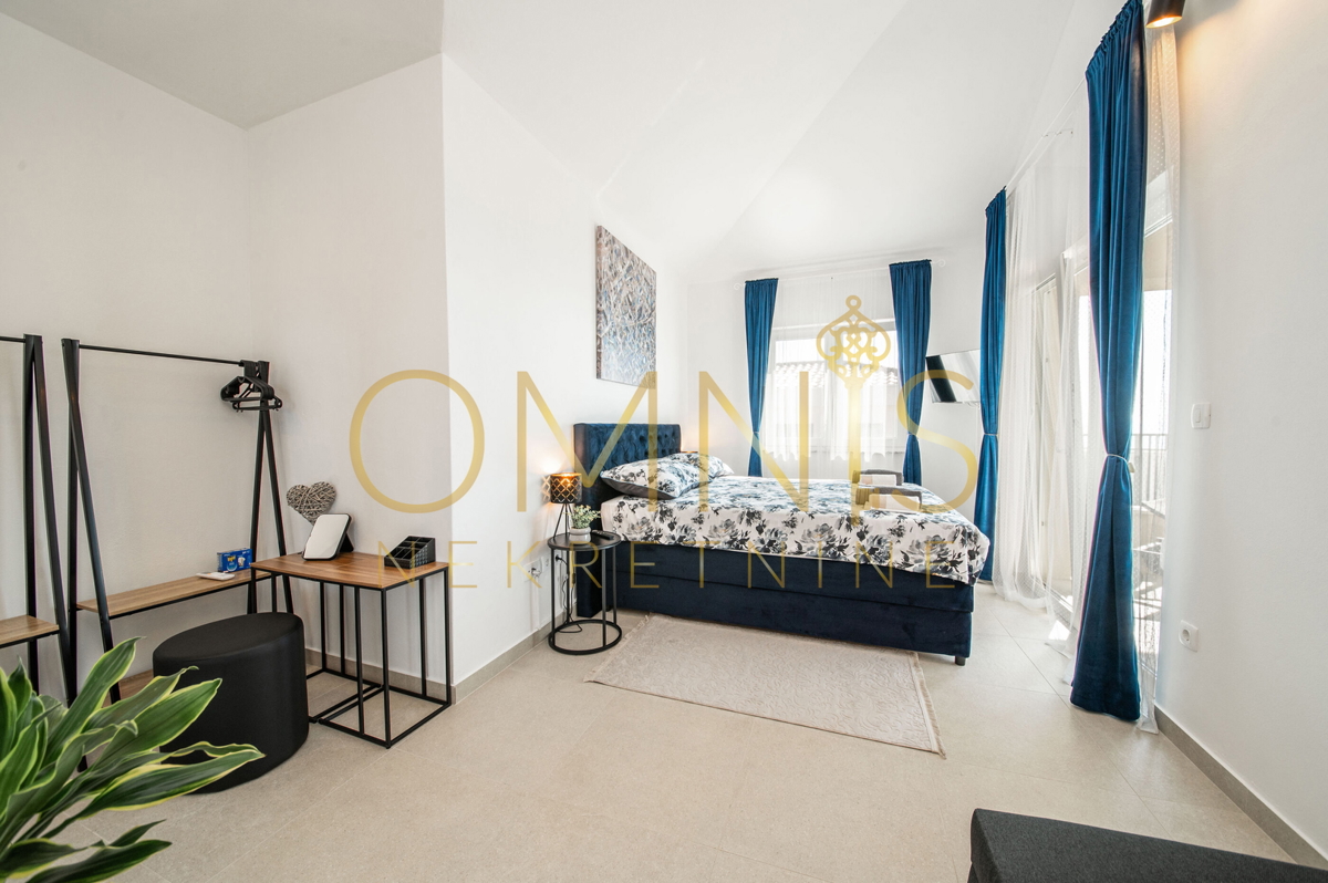 Pag, Jakišnica, Villa per le vacanze, 180m2, 80m dal mare, vendita!