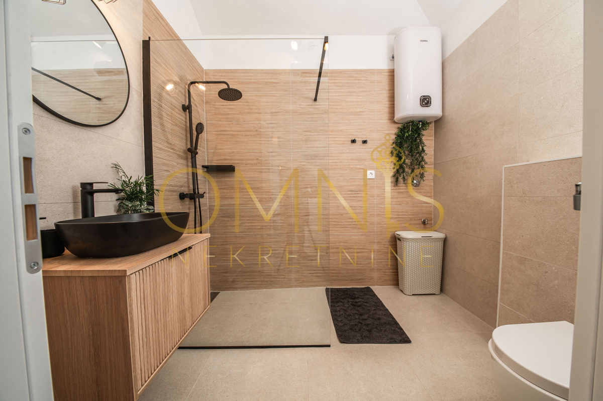 Pag, Jakišnica, Villa per le vacanze, 180m2, 80m dal mare, vendita!