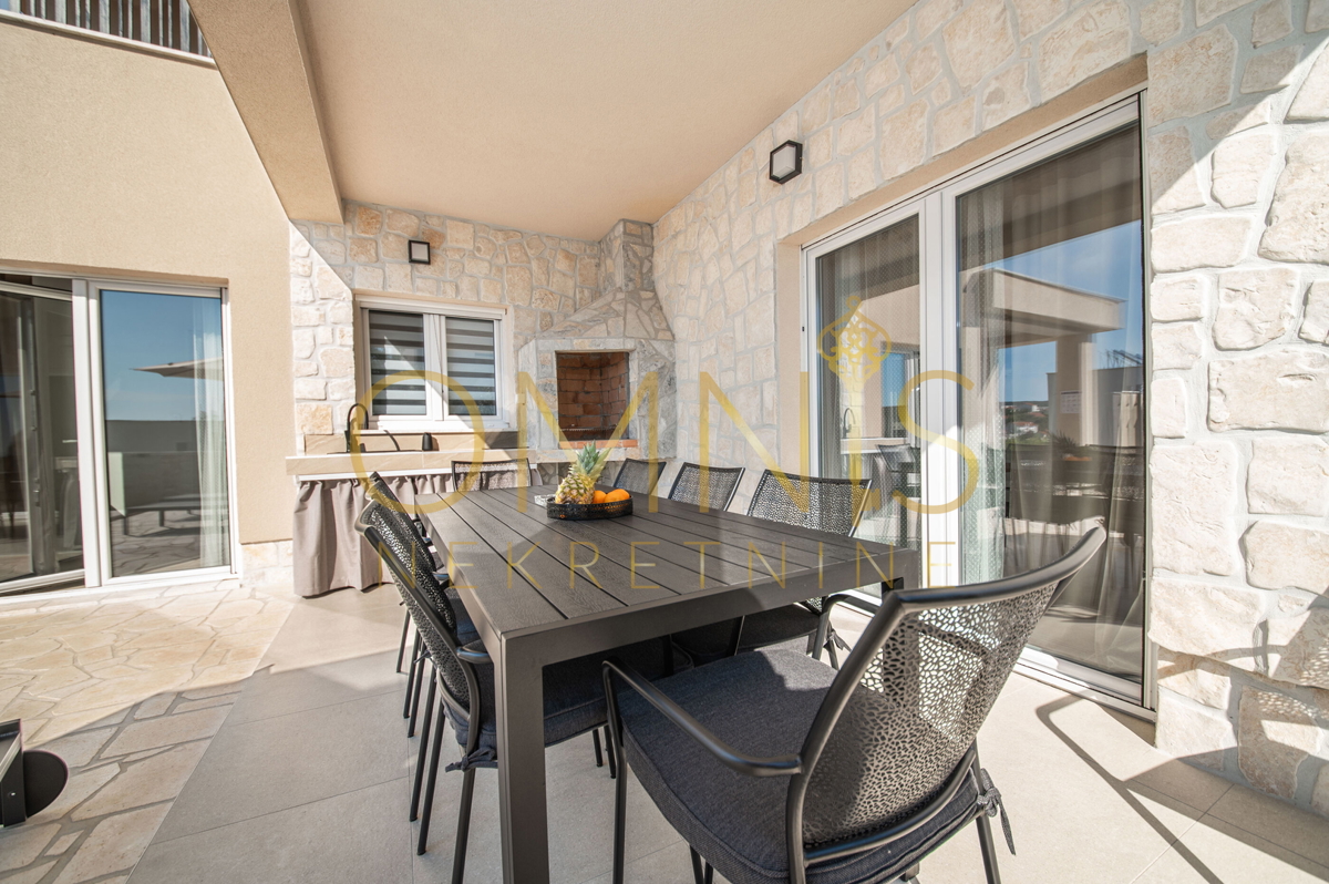 Pag, Jakišnica, Villa per le vacanze, 180m2, 80m dal mare, vendita!