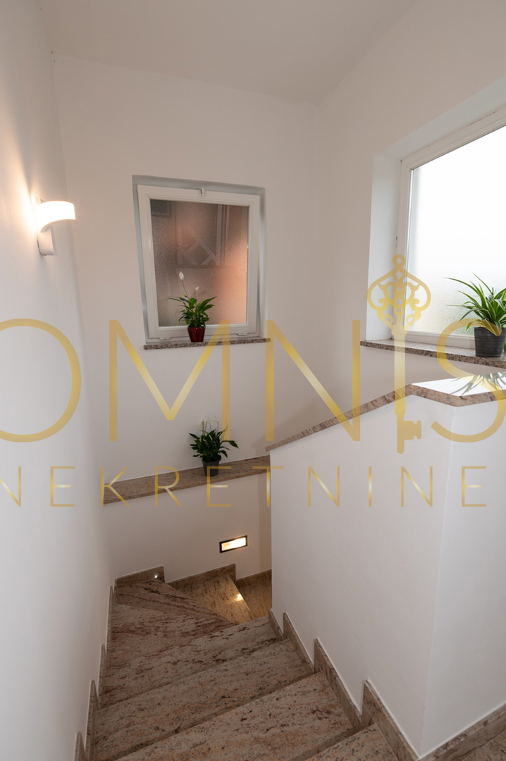 Matulji - Casa con piscina, vendita!