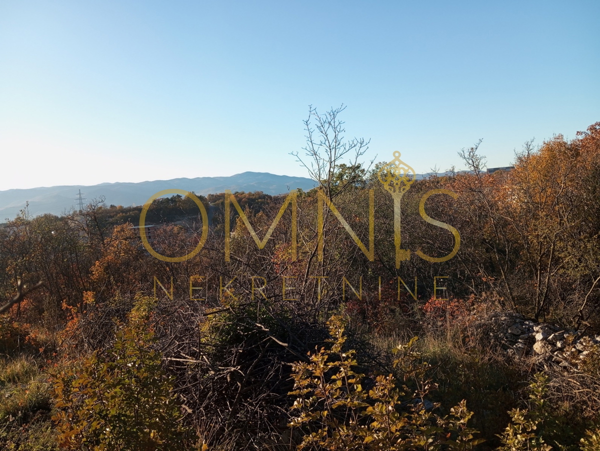 Rijeka, Marinići - terreno edificabile di 1899 m2, in vendita!