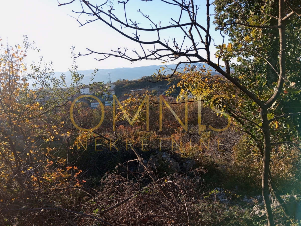 Rijeka, Marinići - terreno edificabile di 1899 m2, in vendita!