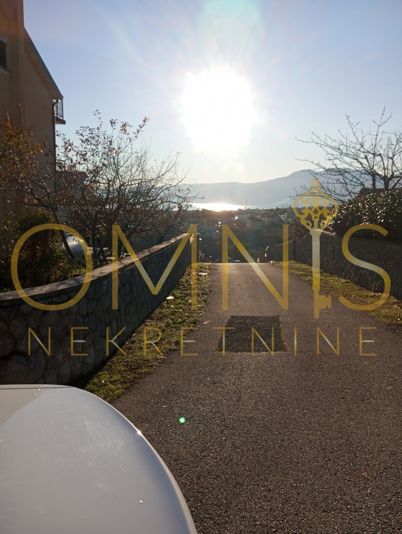 Rijeka, Marinići - terreno edificabile di 1899 m2, in vendita!