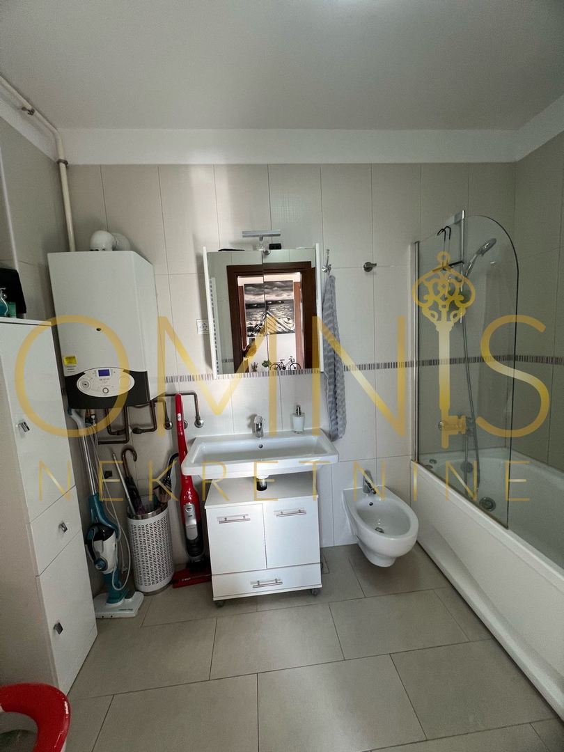 Vendesi appartamento con garage di 84m2 – Srdoči, Fiume