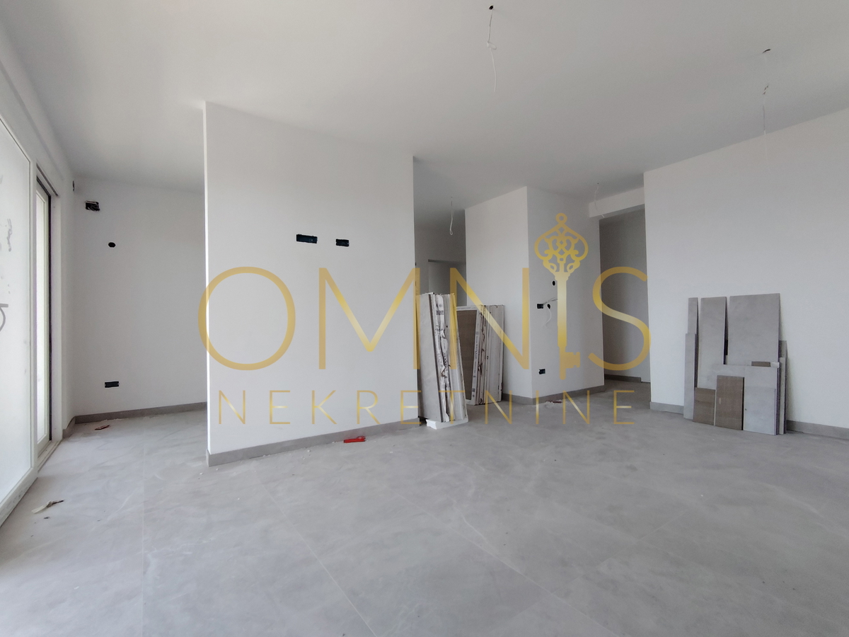 Appartamento con vista mare e ampi balconi – 126 m²