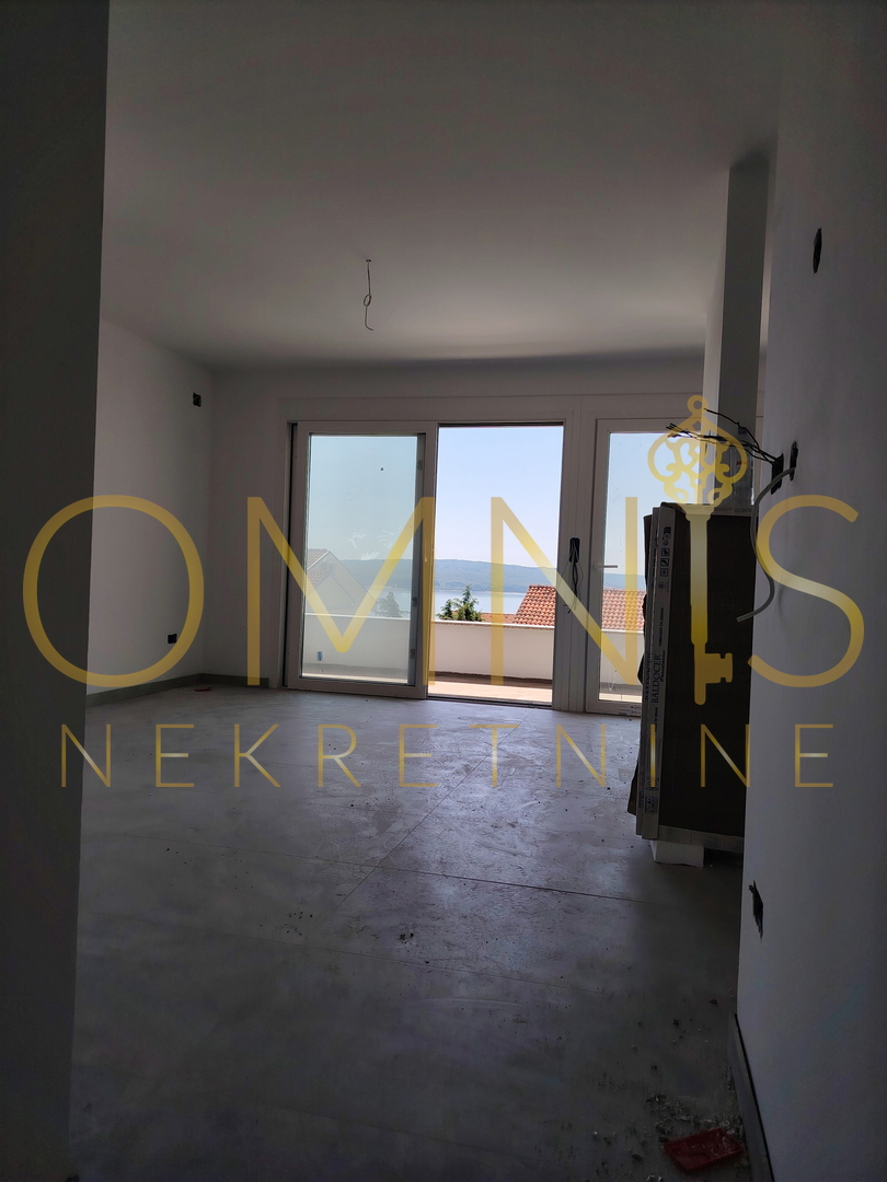 Appartamento con vista mare e ampi balconi – 126 m²