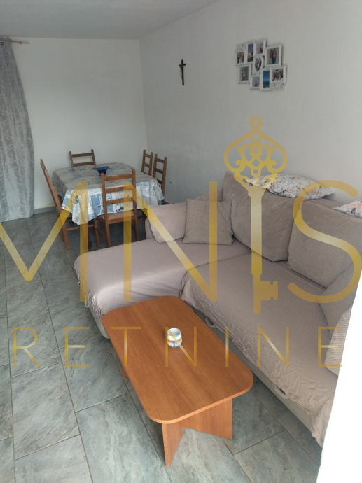 Novi Vinodolski, appartamento 75m2, 3 camere più soggiorno con angolo cottura, in vendita!