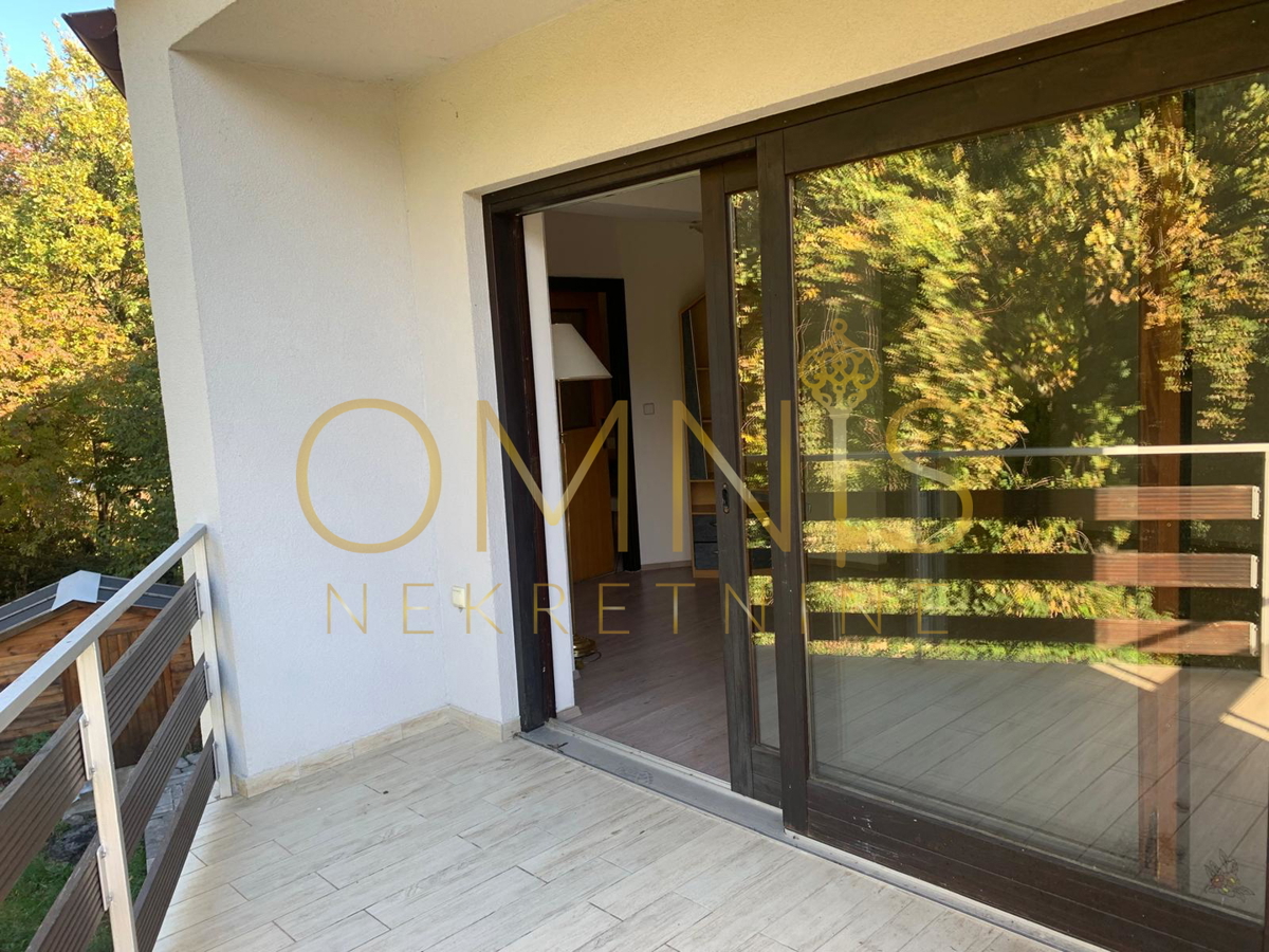 Appartamento trilocale Pobri, 70 m², garage