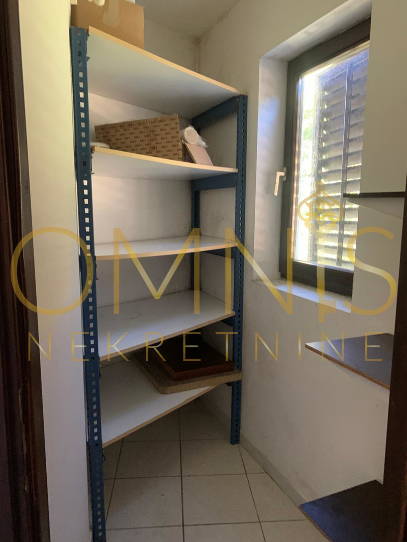 Appartamento trilocale Pobri, 70 m², garage