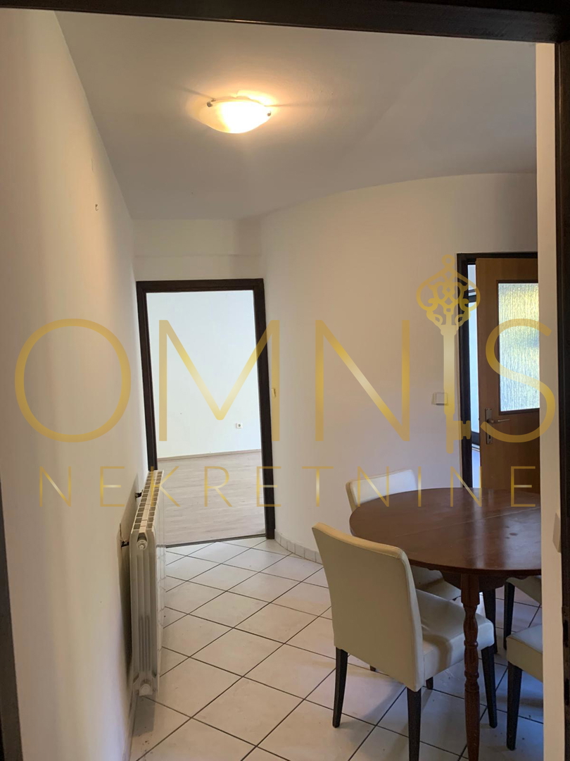 Appartamento trilocale Pobri, 70 m², garage