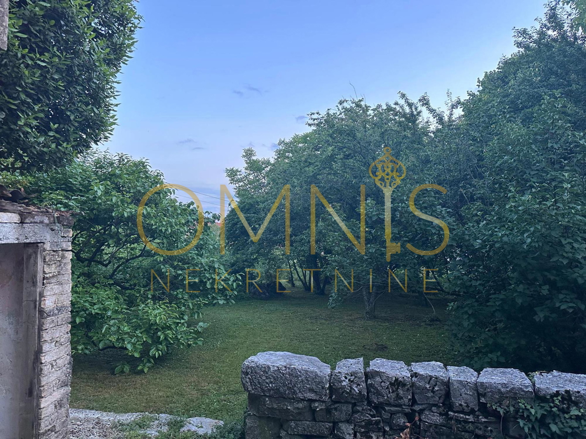 KASTAV – SPINČIĆI, CASA IN PIETRA 134 m² CON AMPIO GIARDINO 858 m²