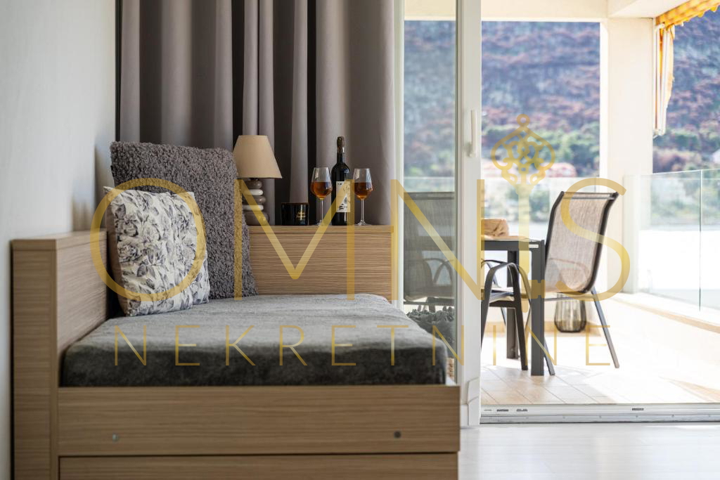 GREBAŠTICA – MINI HOTEL PRIMO FILA SUL MARE! 534 m² CON PISCINA E RISTORANTE