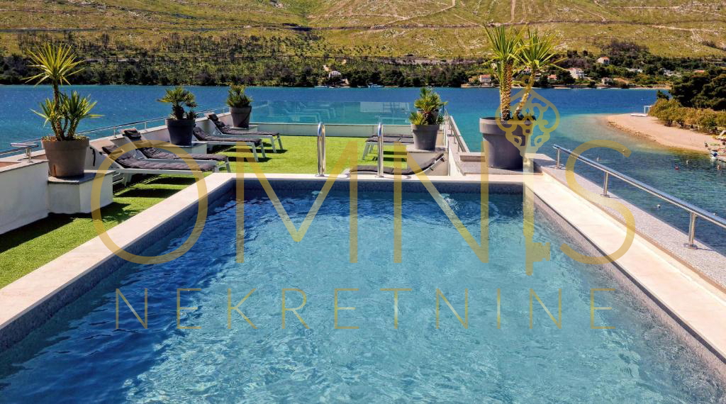 GREBAŠTICA – MINI HOTEL PRIMO FILA SUL MARE! 534 m² CON PISCINA E RISTORANTE