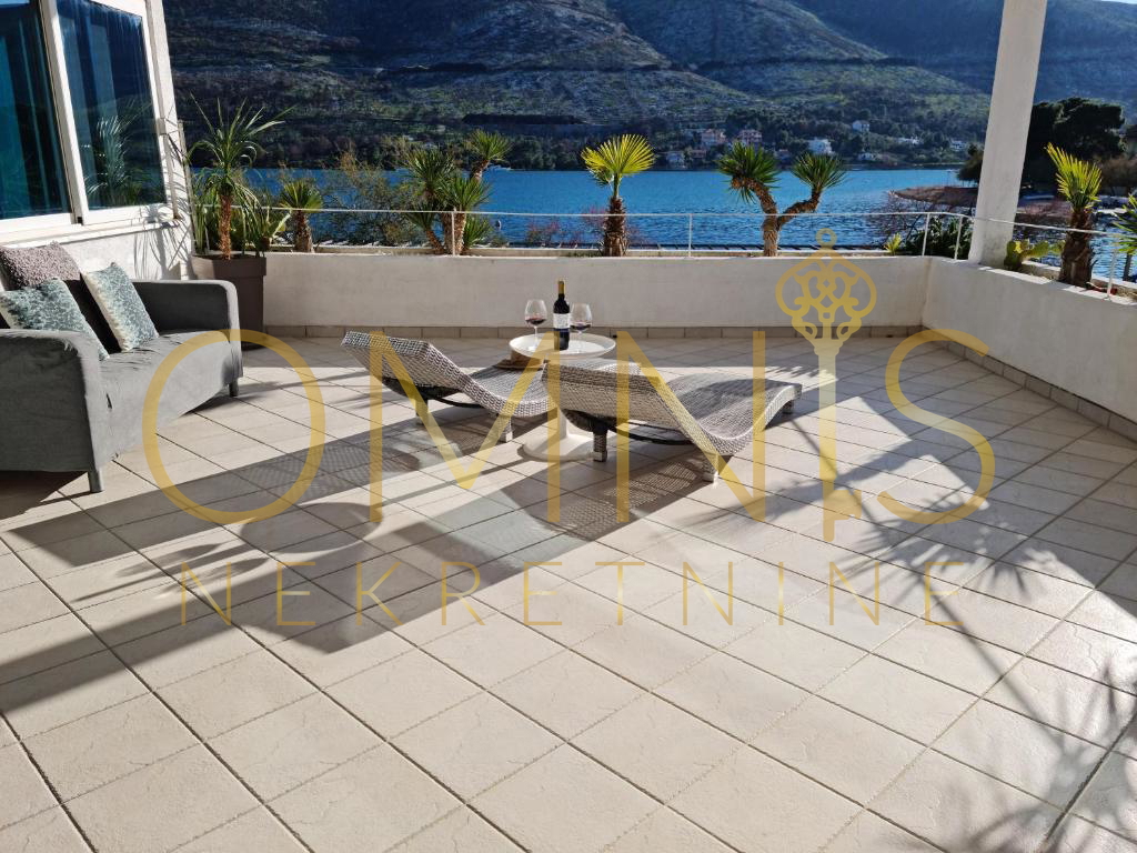 GREBAŠTICA – MINI HOTEL PRIMO FILA SUL MARE! 534 m² CON PISCINA E RISTORANTE