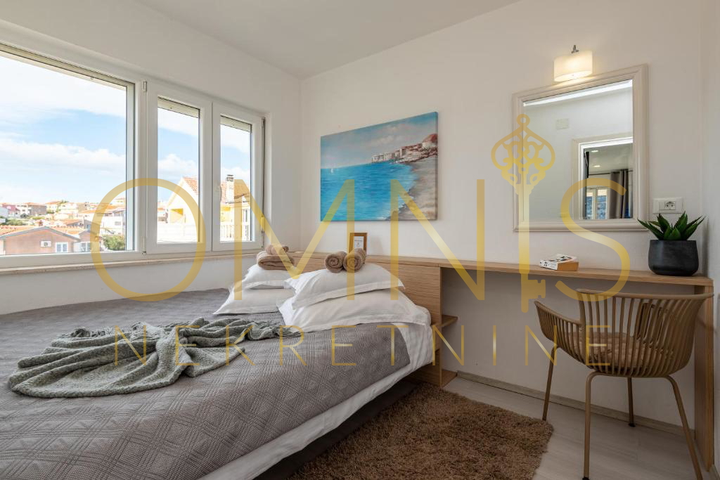 GREBAŠTICA – MINI HOTEL PRIMO FILA SUL MARE! 534 m² CON PISCINA E RISTORANTE