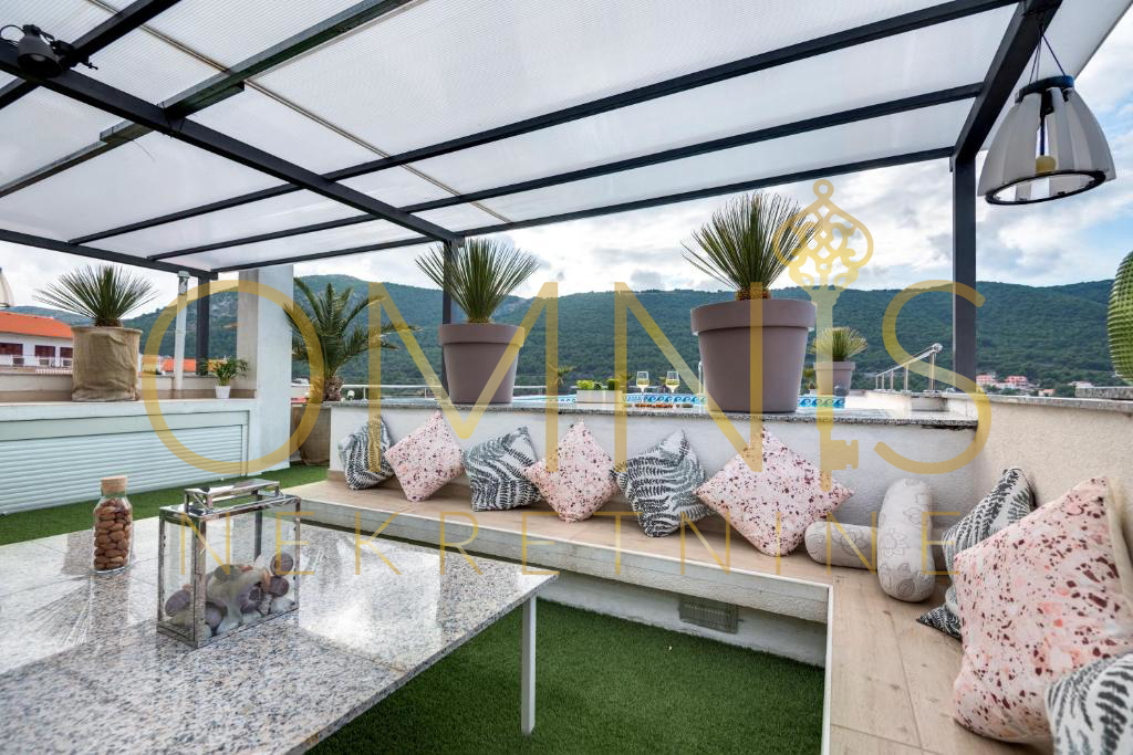 GREBAŠTICA – MINI HOTEL PRIMO FILA SUL MARE! 534 m² CON PISCINA E RISTORANTE