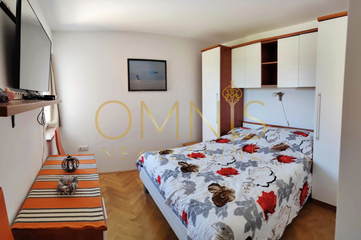 ISOLA DI KRK – KLIMNO, appartamento trilocale di 60 m² con vista mare, a 300 m dalla spiaggia