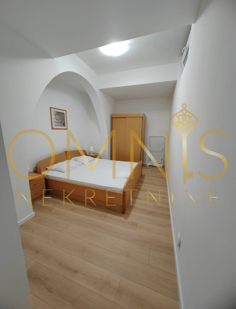 Krk, Malinska 2 APPARTAMENTI - 1S+DB, vicinanza alla spiaggia, vendita!