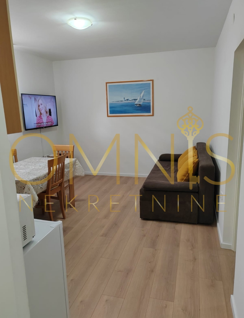 Krk, Malinska 2 APPARTAMENTI - 1S+DB, vicinanza alla spiaggia, vendita!
