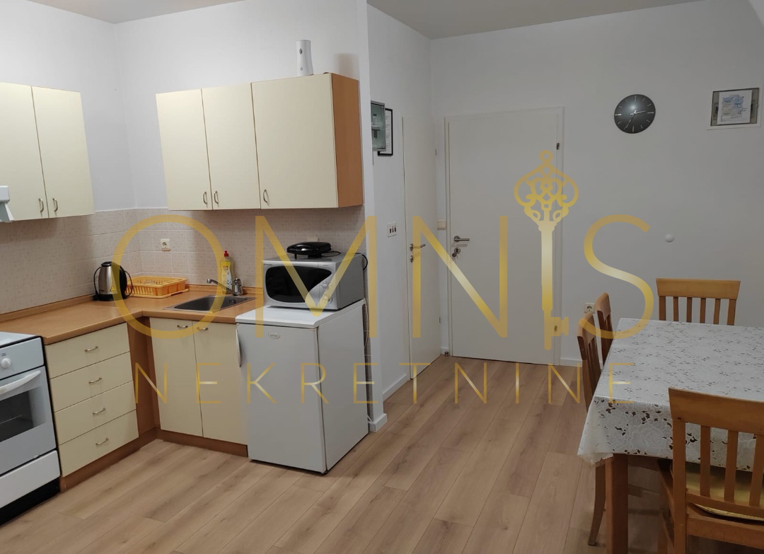 Krk, Malinska 2 APPARTAMENTI - 1S+DB, vicinanza alla spiaggia, vendita!