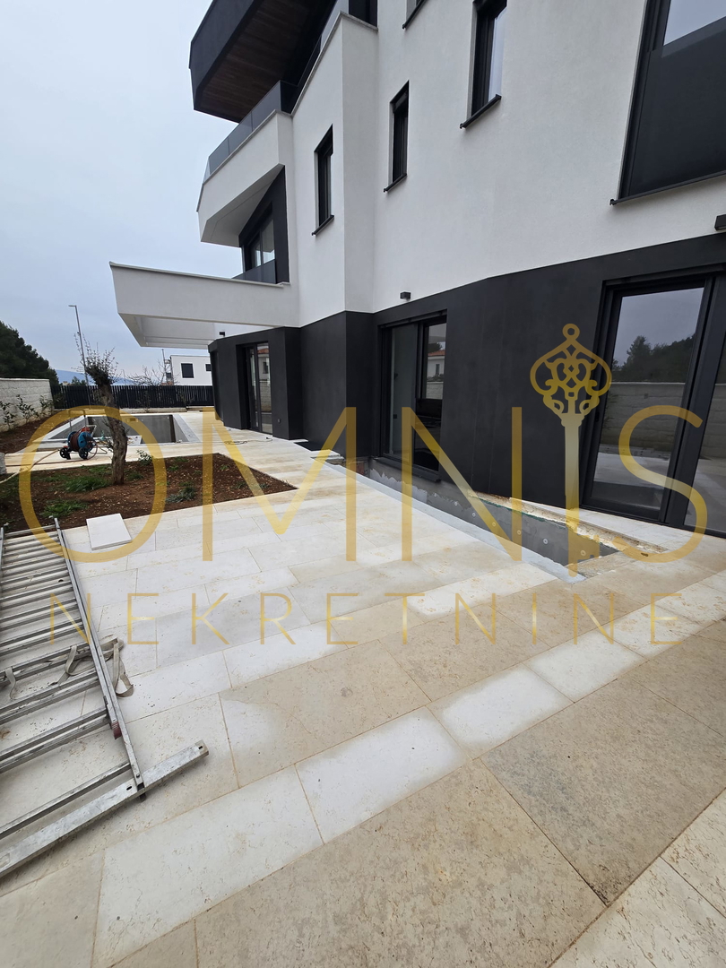 Krk, villa con piscina 3S+DB, 170m2, vendita!
