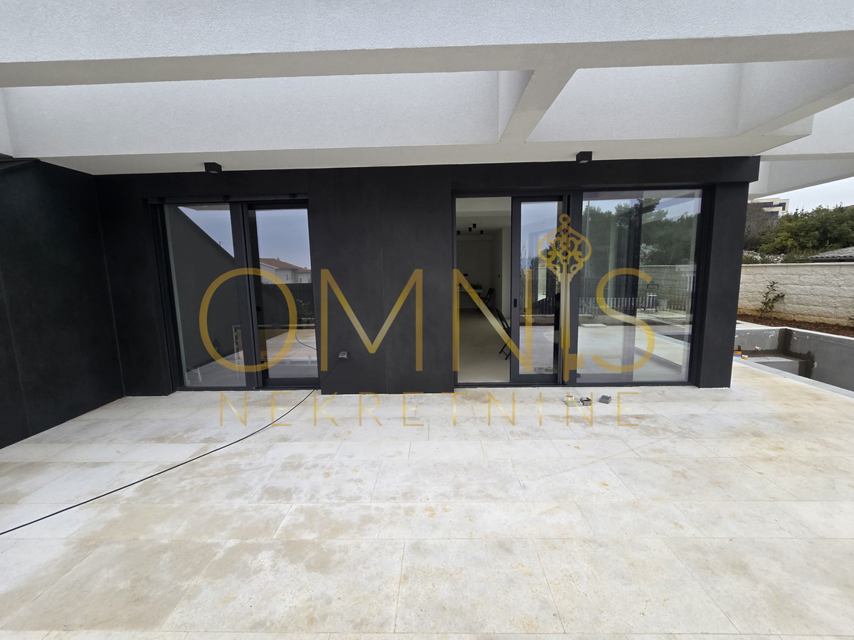 Krk, villa con piscina 3S+DB, 170m2, vendita!