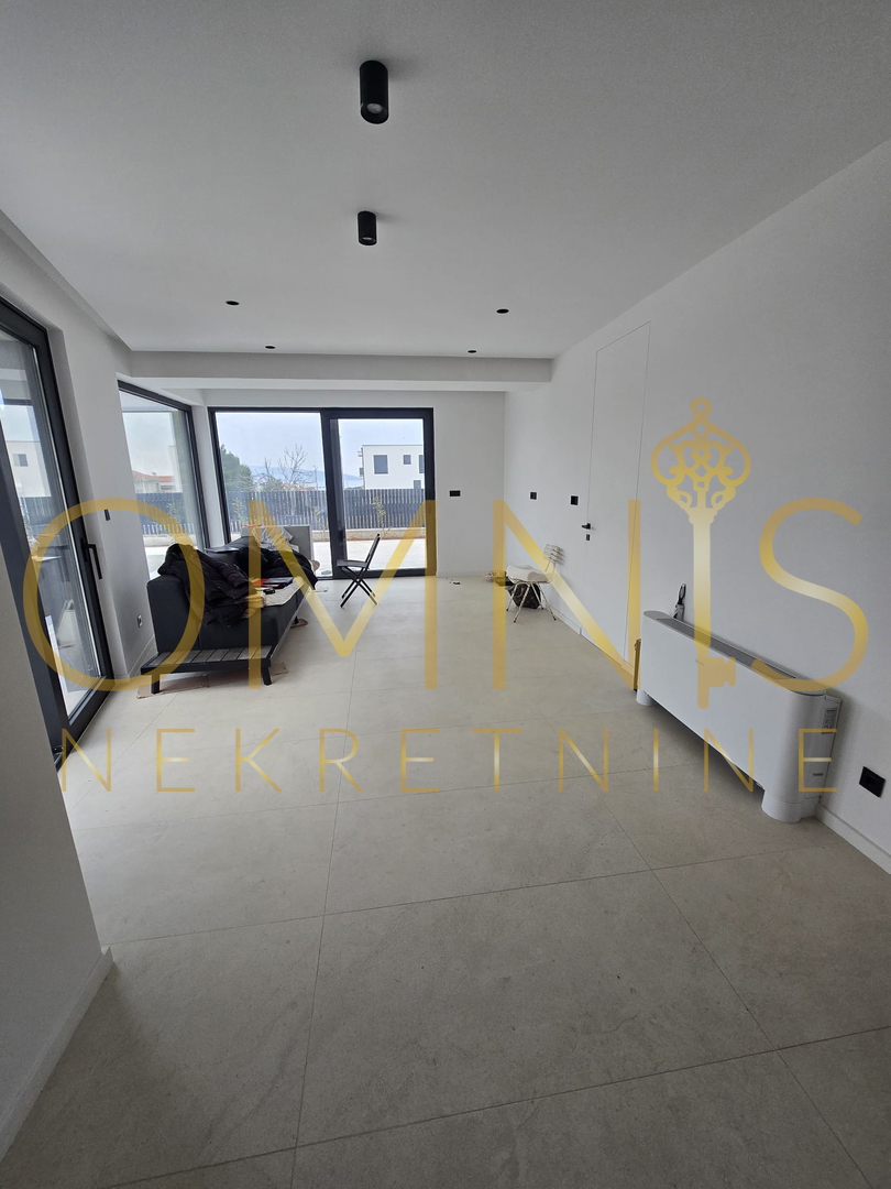 Krk, villa con piscina 3S+DB, 170m2, vendita!