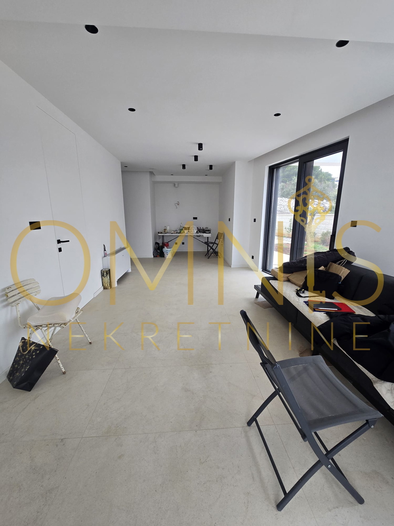 Krk, villa con piscina 3S+DB, 170m2, vendita!