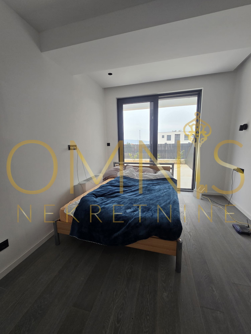 Krk, villa con piscina 3S+DB, 170m2, vendita!