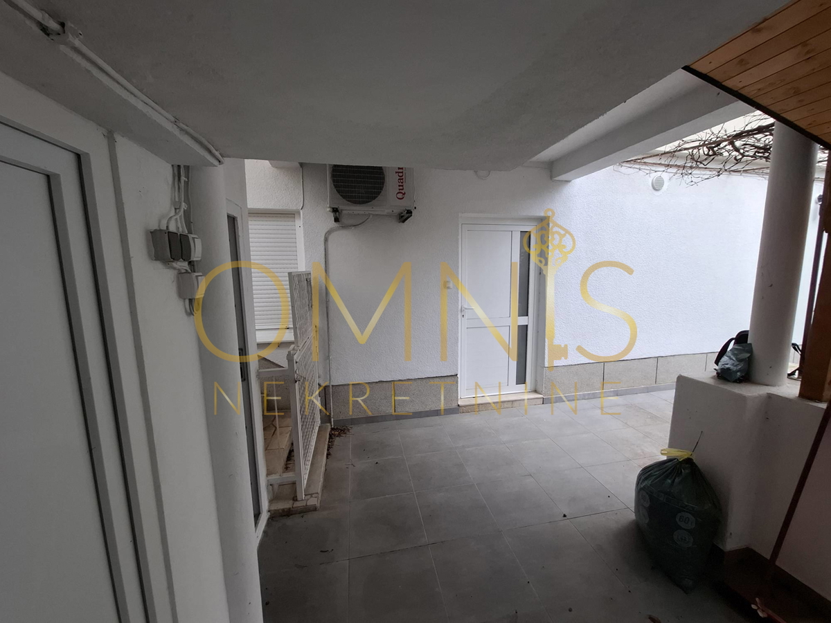 Piano della casa, Crikvenica, 85 m², appartamento con 4 stanze e cortile