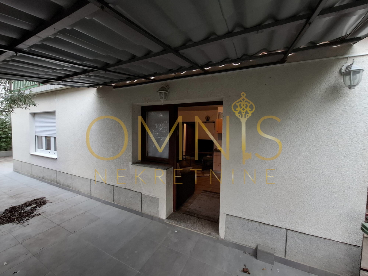 Piano della casa, Crikvenica, 85 m², appartamento con 4 stanze e cortile