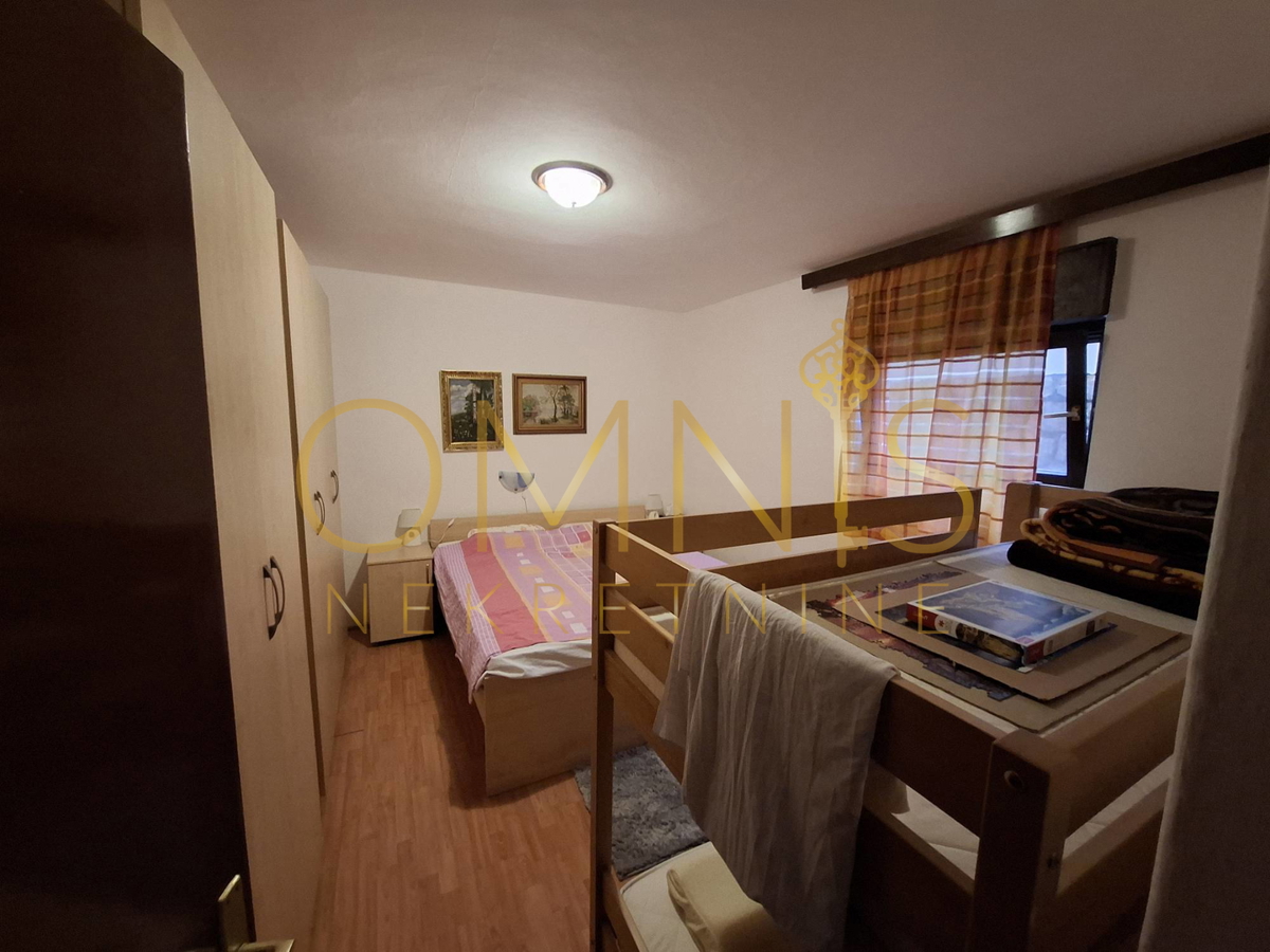 Piano della casa, Crikvenica, 85 m², appartamento con 4 stanze e cortile