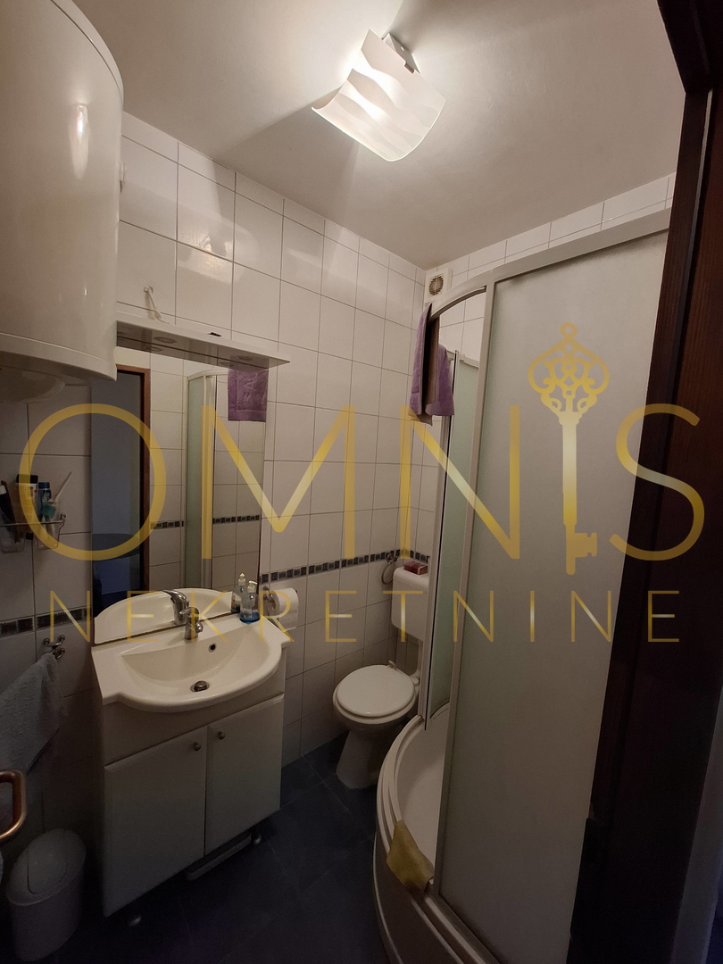 Piano della casa, Crikvenica, 85 m², appartamento con 4 stanze e cortile