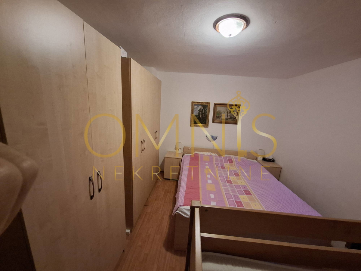 Piano della casa, Crikvenica, 85 m², appartamento con 4 stanze e cortile