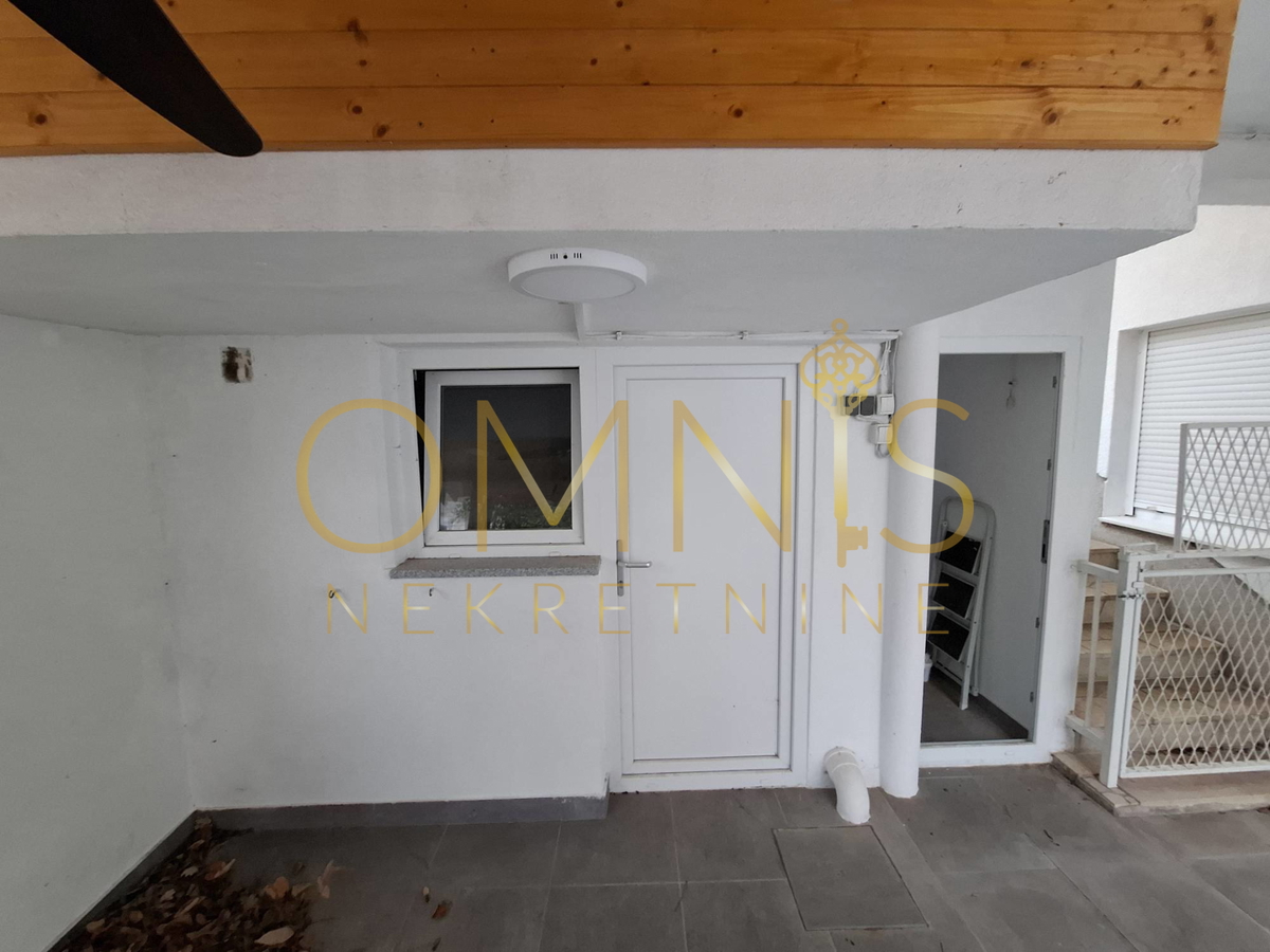 Piano della casa, Crikvenica, 85 m², appartamento con 4 stanze e cortile