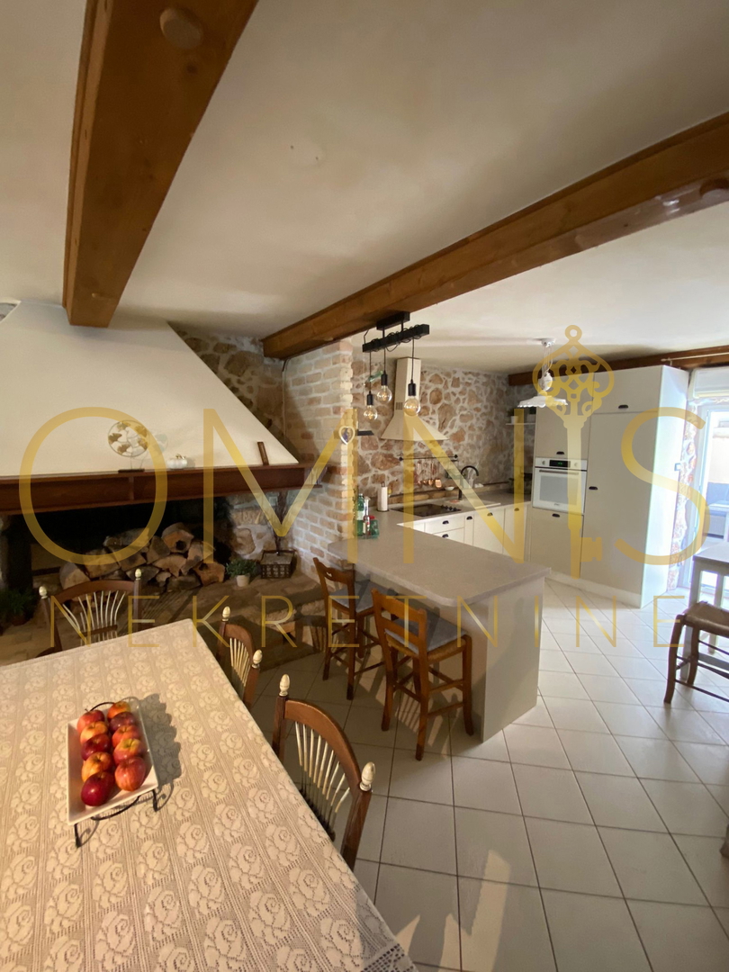 Casa in pietra autoctona sull&apos;isola di Krk - Vendita