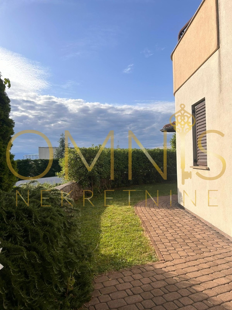 Krk, Malinska, 74m2, vendita!