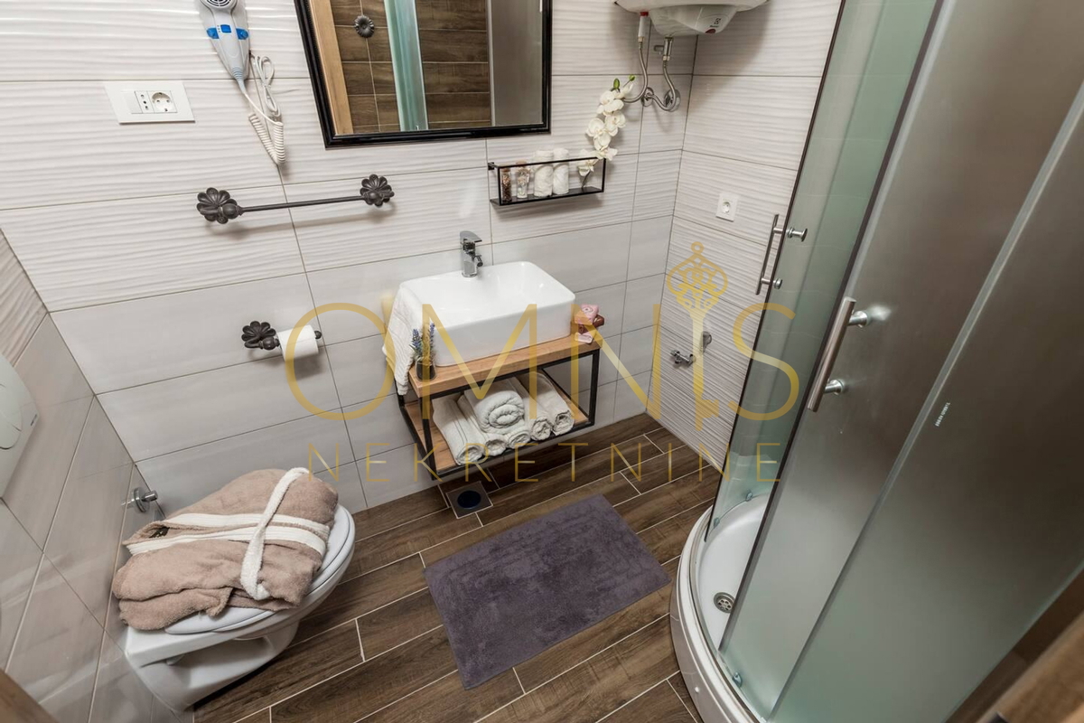 Vendita: Due appartamenti completamente ristrutturati nel centro di Fiume, Corso – 82 m²