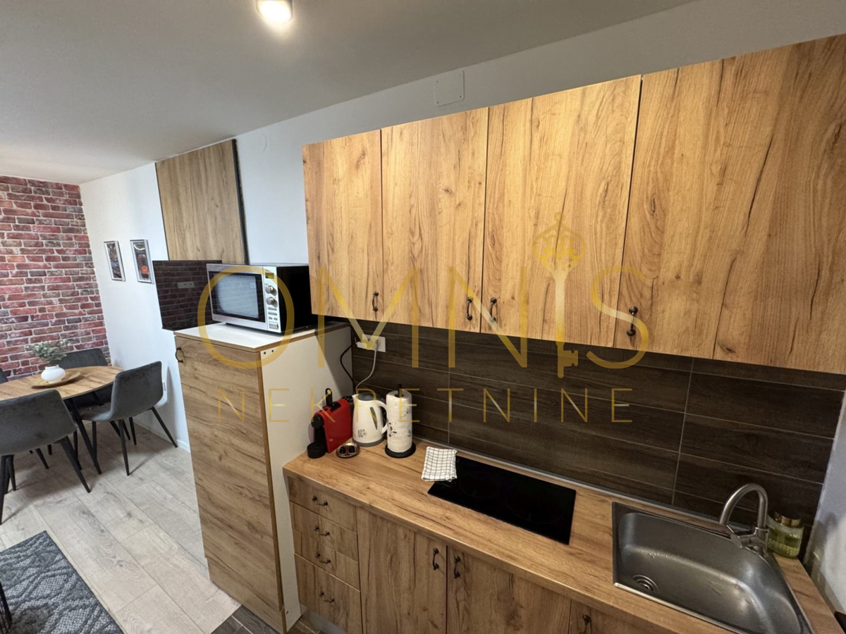 Vendita: Due appartamenti completamente ristrutturati nel centro di Fiume, Corso – 82 m²